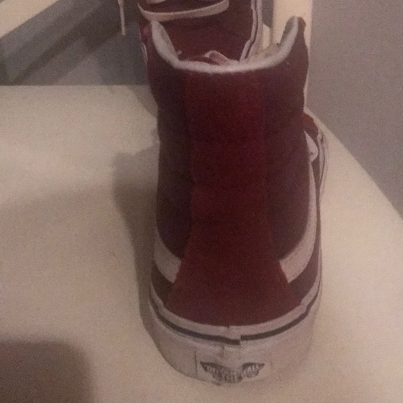 Sneakers - Picture 2 of 6